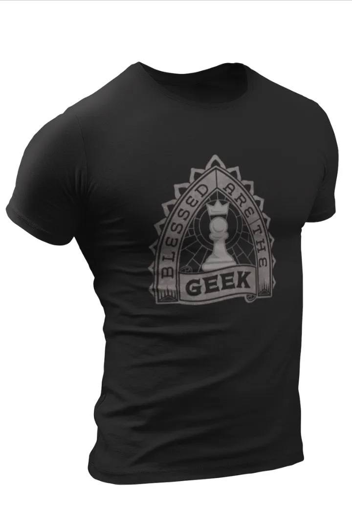Crowned Pawn | Chess Queen Unisex Gaming T-Shirt - Strategic Player Apparel