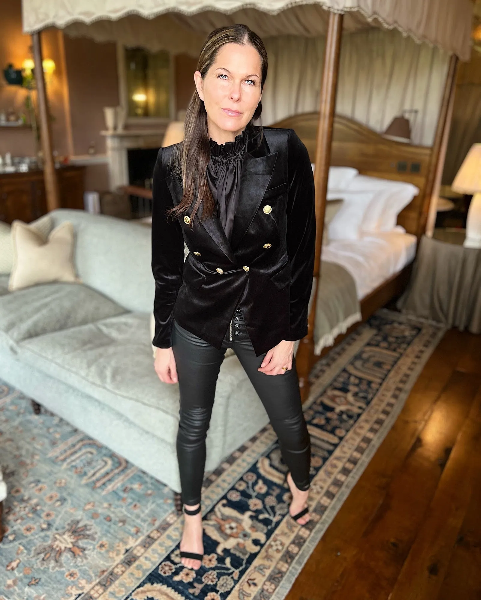 Victoria Velvet Blazer Black