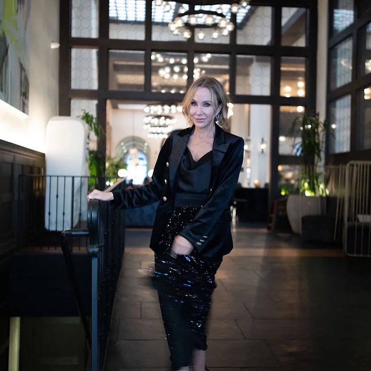 Victoria Velvet Blazer Black