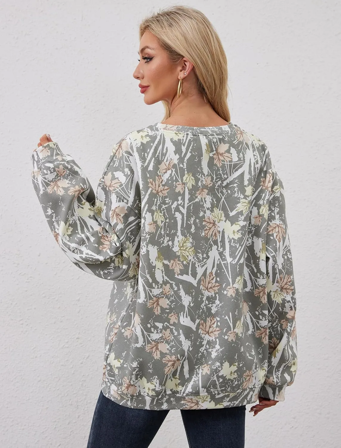 Womens Camo Sweatshirt Maple Leaf Print Oversized Camo Crewneck Sweatshirt Fleece Pullover Hoodies Long Sleeve
